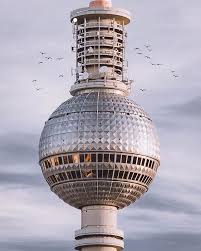 berliner fernsehturm auf instagram some birds already on their way down south photo marc berlin germany photography berlin germany berlin nightlife