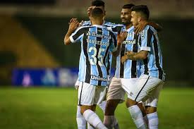 Não querem que o grêmio seja campeão? Gremio Leva Susto Apos 3 Gols Em 6 Minutos Mas Vence E Garante 1Âº Lugar 24 04 2021 Uol Esporte