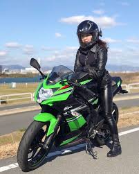 mi315coさんはinstagramを利用しています ninja 修理とカスタムしまーす 楽しみ バックステップ だけかなり遅れてるみたいだからそれ以外 取り付け開始 またアップしますね ninja250 kawasakiw nin motorcycle motor vehicles