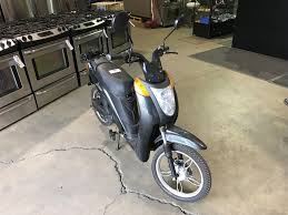 Mar 28, 2017 · plug the battery charger into the battery charger port on the electric bicycle and look for an illuminated indicator light on the battery charger. Jetson Electric Bike With Charger