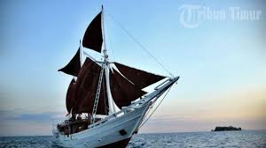 Perahu tradisional ini menjadi ikon kebaharian masyarakat mandar dan telah terbukti kehebatannya. Apa Saja Kehebatan Orang Bugis Makassar Pada Masa Lalu Dan Bagaimana Cara Membuat Perahu Pinisi Halaman 2 Tribun Timur
