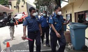 Warga cianjur dikejutkan dengan kemunculan ular sanca di tengah permukiman. Tiga Pejabat Damkar Depok Diperiksa Polisi Metropolitan Id