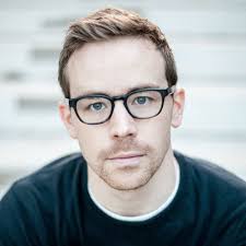 Matthew Halliday's Instagram, Twitter & Facebook