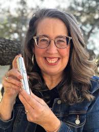 This weekend, we are learning about products in the sale. ✨Super Moisture  Masque: So...what is a masque? A masque is a super concentrated, super deep  conditioning hair treatment. Almost every masque is