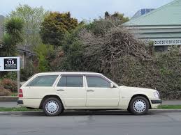 Image result for Beige Taxi Allemand 1995 Renault