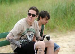 Scott has been a case of arrested development ever since his firefighter father died when he was seven. Watch The King Of Staten Island 2020 Full Movie Thekingofstates Twitter