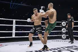 Born on december 8, 1984 in amsterdam, netherlands in the ring, badr hari is one of the most ferocious and successful fighters that kickboxing has ever known. Verhoeven Keeps His Crown But Business With Badr Still Unfinished
