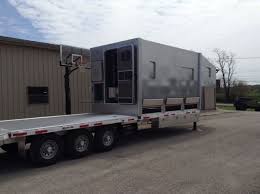 Lay flat wedge shaped ramps are available as an. Mixednuts Gooseneck Expedition Trailer Right Side Back Expedition Trailer Trailer Toy Hauler Camper
