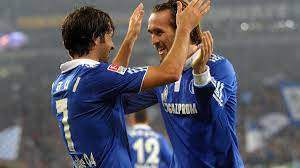 Born 7 april 1986) is an austrian professional footballer who plays as a left back for premier league club leicester city and is the former captain of the austrian national team. Christian Fuchs Ex Schalke Profi Schwarmt Von S04 Zeit Mit Raul S04