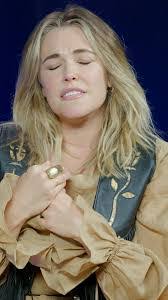 Linda Monge's Instagram, Twitter & Facebook