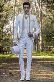 Per la sposa da sogno. Abito Sposo Stile Barocco Bianco Con Passamanerie Cristallo Oro Ottavio Nuccio Gala