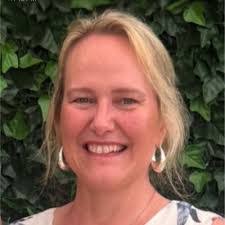 Karin Newport's Instagram, Twitter & Facebook