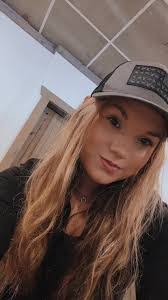 Leigh Moyer's Instagram, Twitter & Facebook