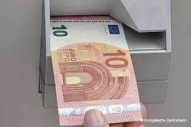 Bilder finden, die zum begriff euroscheine passen. Deutsches Lackinstitut Neue Euro Scheine Druckfarben Machen Euro Sicher