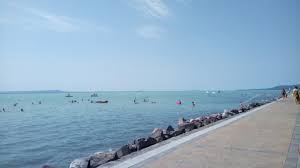 Das haus wurde 2007 renoviert und befindet sich in einem guten zustand. Balatonakali Ein Winziges Wunder Am Plattensee Ungarn Tv Com Reisemagazin Aktuelle Nachrichten