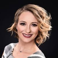 Elizabeth Tinney's Instagram, Twitter & Facebook