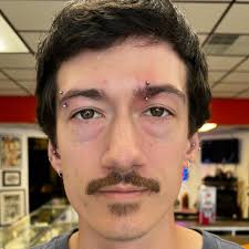 k e l l y ✧ licensed body piercer in blacksburg, va (@holeydiverr) •  Instagram photos and videos