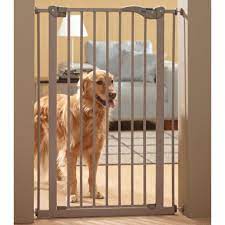 I cancelletti per cani, che vengono posizionati in casa o in giardino, offrono un certo senso di sicurezza e protezione, rivelandosi spesso la soluzione ideale per impedire che il vostro pet possa apportare danni in appartamento o anche all'aperto, mentre voi non ci siete, o per evitare che vada in. Dog Barrier Gate 107 Cancelletto Da Interno In Metallo Per Cani