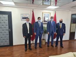 وتتوقع شركة النفط والغاز شاريوت أويل إنتاجا سنويا يقدر بحوالي 0.54 مليار متر مكعب، مقابل 0.3 مليار متر مكعب من الغاز الذي تنتجه الشركة البريطانية ساوند إنرجي، وتعهدت شاريوت أويل بتسليم المكتب. Ø§Ù„Ø±Ø¨Ø§Ø­ ÙŠÙ„ØªÙ‚ÙŠ Ø´Ø§Ø±ÙŠÙˆØª Ø£ÙˆÙŠÙ„ Ø¢Ù†Ø¯ ØºØ§Ø² Ø§Ù„Ø¨Ø±ÙŠØ·Ø§Ù†ÙŠØ© Ù„Ù„ØªÙ†Ù‚ÙŠØ¨ Ø¹Ù† Ø§Ù„ØºØ§Ø² ÙˆØ§Ù„Ø¨ØªØ±ÙˆÙ„ Ù„Ø¨Ø­Ø« Ù…Ø´Ø±ÙˆØ¹ Ø¬Ø¯ÙŠØ¯ Ø¨Ø§Ù„Ø¹Ø±Ø§Ø¦Ø´ 24 Ø³Ø§Ø¹Ø©