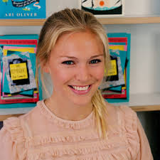 Grace Gleave, Editor in London, UK