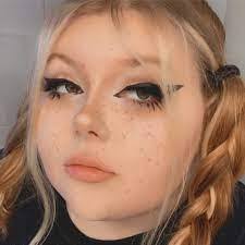 Haley Donahue's Instagram, Twitter & Facebook