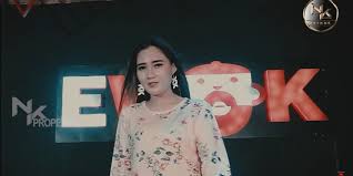 , download lagu malaysia bila cinta didusta. Lirik Lagu Haning Nella Kharisma Diadona Id