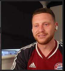 Is Ethan Fine he looks sick? : r/miniminter