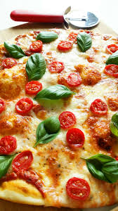 Pizza Margheritta Z Pomidorami Recipe Food Recipes Pizza Recipes