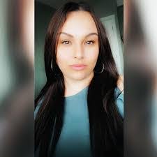 Lauren Bender's Instagram, Twitter & Facebook