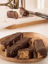 Barres Chocolatees Dattes Coco Et Cacahuete Dedicace A Paris Samedi Dattes Recette Dattes Beurre De Cacahuete