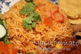 Nasi tomato ini sesuai dihidangkan bersama kuah dalca daging, ayam masak merah dan acar timun. Curlybabe S Satisfaction Nasi Tomato Kurma Ayam Merah Resep Tomat Resep Masakan Malaysia Resep Makanan