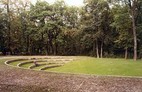 Prinz.de › münchen › locations › stadtleben › amphitheater im nordteil des englischen gartens. Amphitheater Blutenring E V