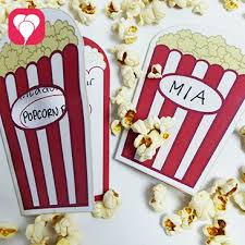 / ein kinogutschein ist ein beliebtes geschenke. Kino Geburtstag Mit Popcorn Einladung Balloonas