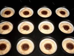 Toffifee Muffins Rezept Mit Bild Rezept In 2020 Toffifee Muffins Muffins Backen Toffifee