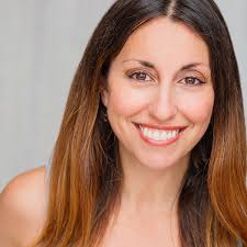 Caroline Sack's Instagram, Twitter & Facebook