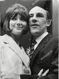 Aileen Moss's Instagram, Twitter & Facebook