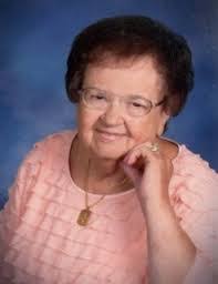 Maxine Lamb's Instagram, Twitter & Facebook