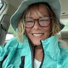 How to prevent battery drain when flat towing a 2022 4xe Jeep?