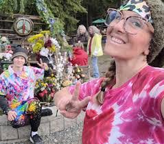 Linda Lovitt's Instagram, Twitter & Facebook