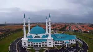 Just repaint, in good condition, build in kitchen cabinet, master room. D Fareez Homestay In Bandar Dato Onn Johor Bahru Update D Fareez Homestay