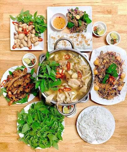 Điều ít biết về nguồn gốc lẩu gà lá é nổi tiếng ở Đà Lạt