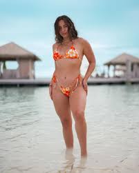 Anais Molina - Free pics, galleries & more at Babepedia