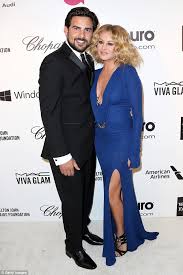 El papá del menor es el. Paulina Rubio Da La Bienvenida Al Primer Hijo Con Concursante De Television Que Conocio En The Voice De Mexico Musicalatina