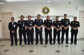 Dilengkapi dengan kemudahan teknologi maklumat, ibu pejabat ini akan memberi perkhidmatan yang efisien dan efektif di putrajaya. Sprm