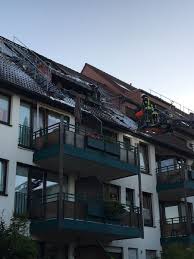 Suchen sie nach das beste wohnung in refrath in diesem monat? Fw Gl Dachstuhlbrand In Mehrfamilienhaus Im Stadtteil Refrath Von Bergisch Gladbach Presseportal