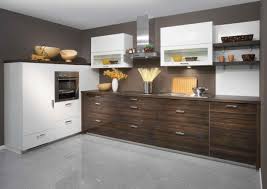Kuche Designs Fur Kleine Kuchen Halten Sie Ihre Kuche Ordentlich Und Aufgeraumt Ist Auf Halbe Simple Kitchen Design Kitchen Remodel Small Kitchen Design Open