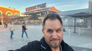 If you haven't been to Hershey park the rides are surprisingly amazing.