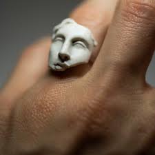 Helen Ring's Instagram, Twitter & Facebook