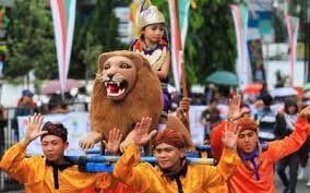 Sunat adalah kegiatan yang biasa dilakukan oleh. 6 Budaya Khitanan Tradisional Orang Indonesia