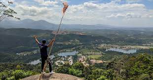 The calculated flying distance from kuala lumpur to batu is equal to 1066 miles which is equal to 1716 km. Jom Go A Peak A River And A Keris Maker